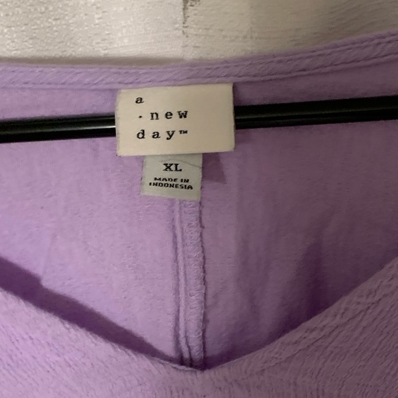 Lavender blouse - Picture 3 of 3